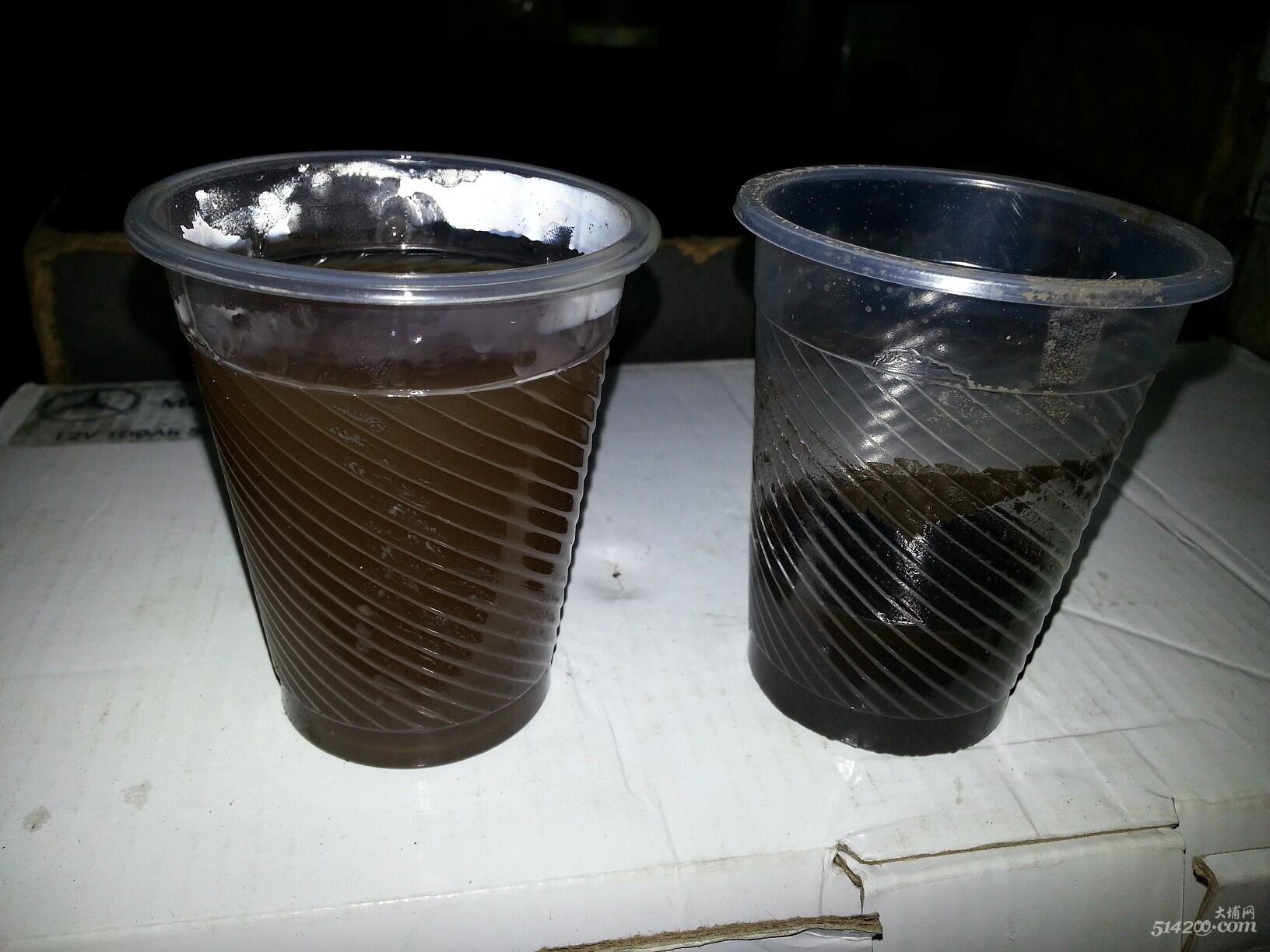 一共两杯半，左边是刚刚放出来的，右边是沉淀浓缩后的