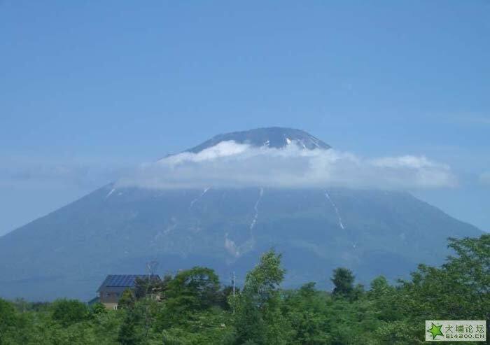 远眺火山.jpg