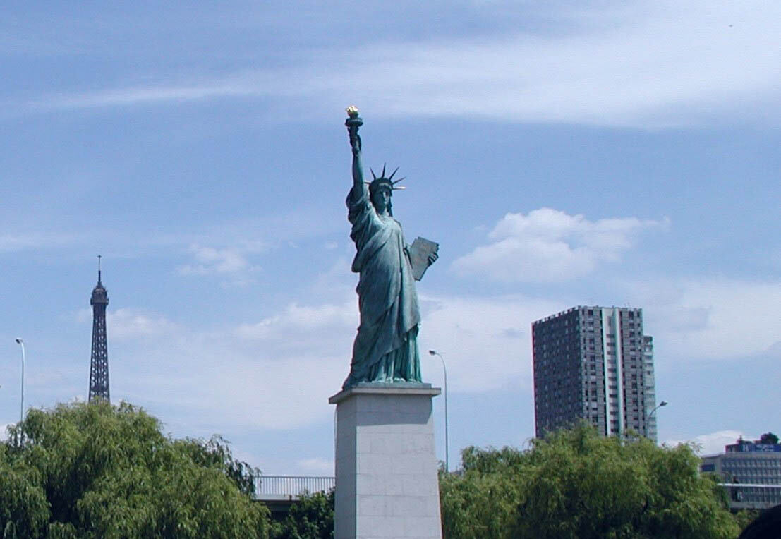 这可是原版的自由女神，美国的自由女神只是法国送的复制品