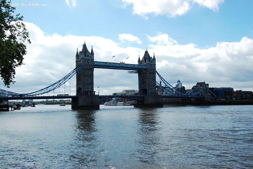 伦敦塔桥.jpg